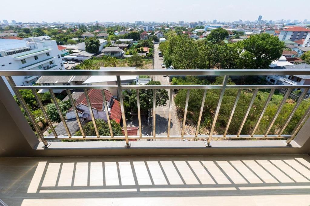 The Queen Palace Bangkok Exterior photo